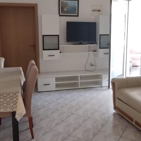 Apartmani Lun Vir Exteriör bild