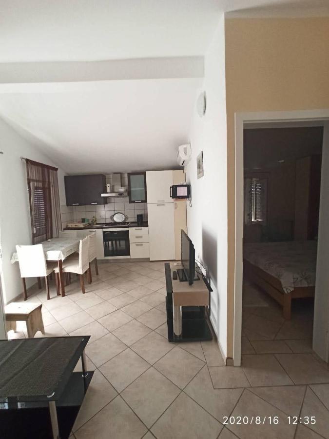Apartmani Lun Vir Exteriör bild
