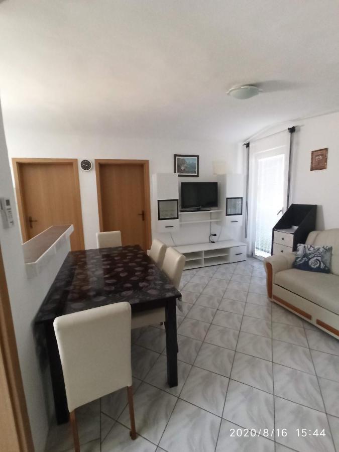 Apartmani Lun Vir Exteriör bild